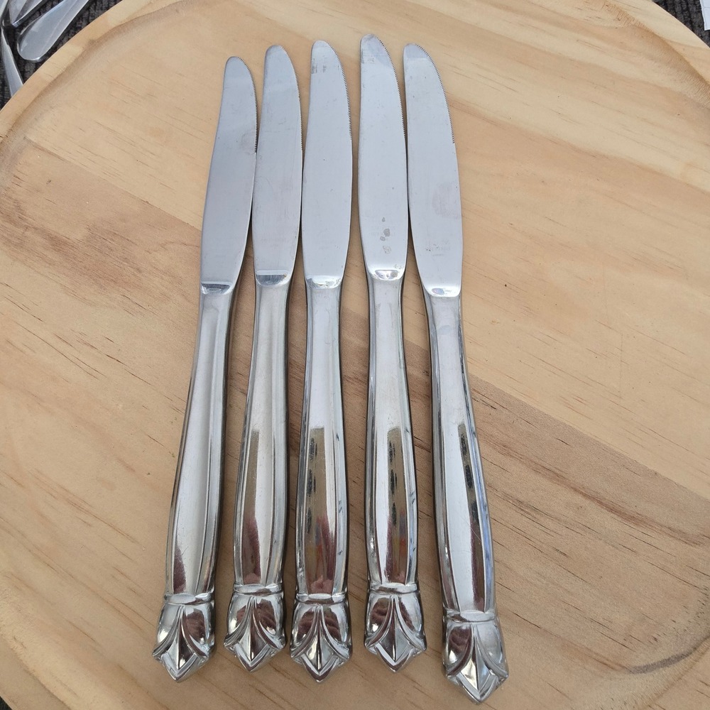 Set of 5 Water Lily Reed and Barton Table Knives Japan Floral Detail 1990's